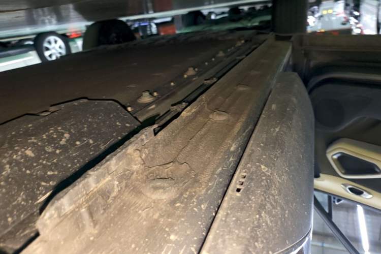Used BYD Yuan UP 2024 401 km Active Version Left Side Sill