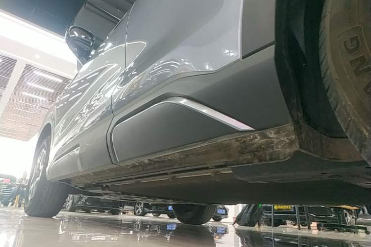 Used BYD Yuan UP 2024 401 km Active Version Left Side Sill