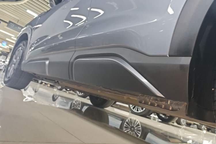 Used BYD Yuan UP 2024 401 km Active Version Left Side Sill