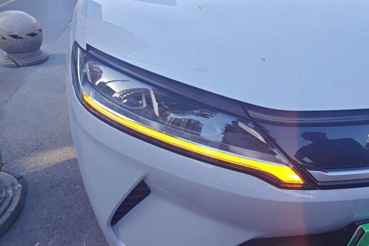Used BYD Yuan UP 2024 401 km Active Version Right Front Headlight