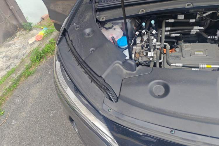 Used BYD Yuan UP 2024 401KM Leading Edition Right Front Headlight