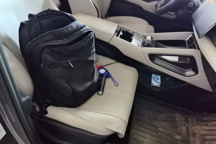 Used BYD Yuan UP 2024 401KM Leading Edition Right Front Seat