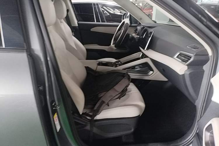 Used BYD Yuan UP 2024 401KM Leading Edition Right Front Seat