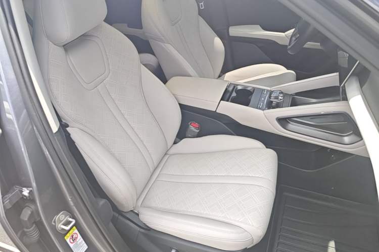 Used BYD Yuan UP 2024 401KM Beyond Edition Right Front Seat