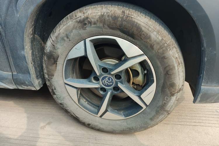 Used BYD Yuan UP 2024 401KM Leading Edition Right Front Wheel Hub