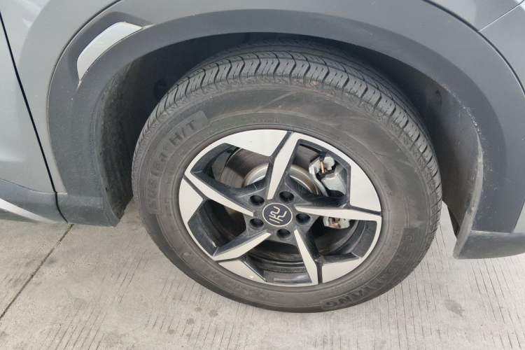 Used BYD Yuan UP 2024 401KM Leading Edition Right Front Wheel Hub