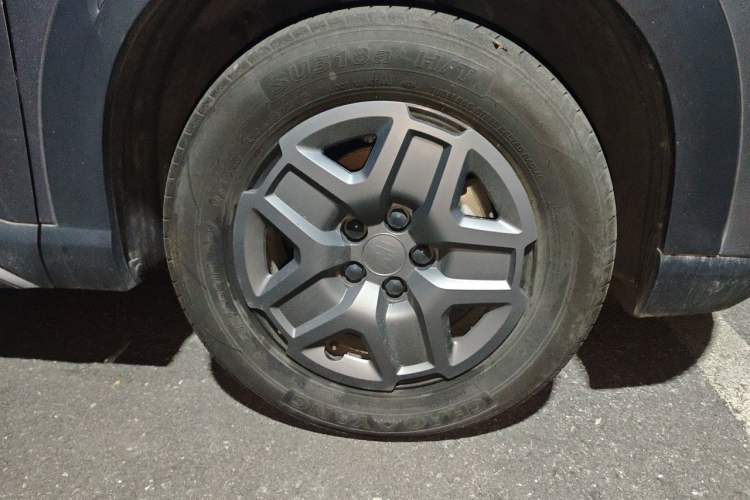 Used BYD Yuan UP 2024 401 km Active Version Right Front Wheel Hub