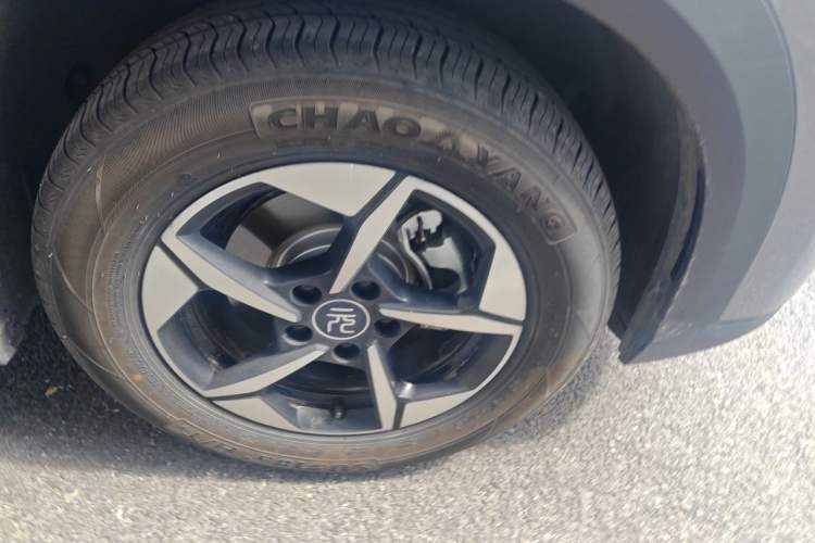Used BYD Yuan UP 2024 401KM Leading Edition Right Front Wheel Hub