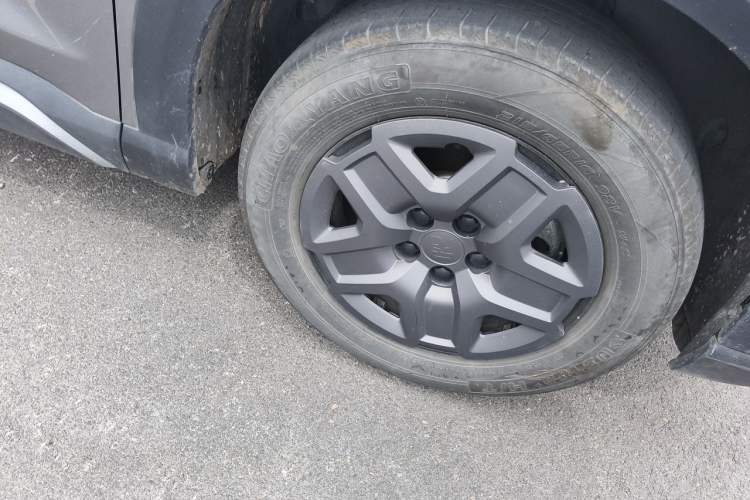 Used BYD Yuan UP 2024 401 km Active Version Right Front Wheel Hub