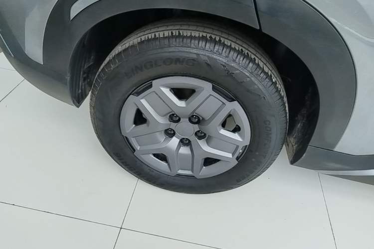 Used BYD Yuan UP 2024 401 km Active Version Right Rear Wheel Hub