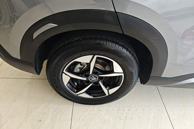 Used BYD Yuan UP 2024 401KM Leading Edition Right Rear Wheel Hub
