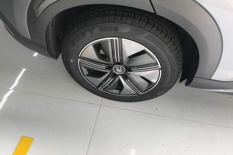 Used BYD Yuan UP 2024 401KM Beyond Edition Right Rear Wheel Hub