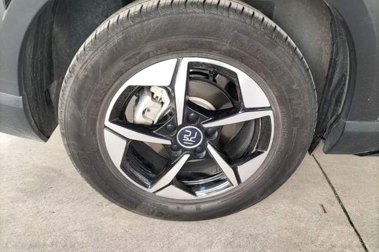Used BYD Yuan UP 2024 401KM Beyond Edition Right Rear Wheel Hub