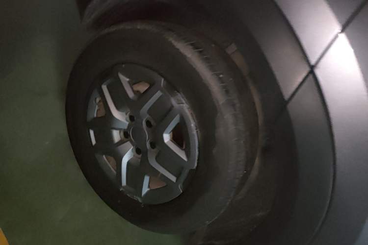 Used BYD Yuan UP 2024 401 km Active Version Right Rear Wheel Hub