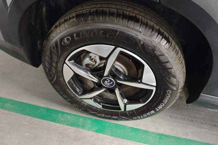 Used BYD Yuan UP 2024 401KM Leading Edition Right Rear Wheel Hub