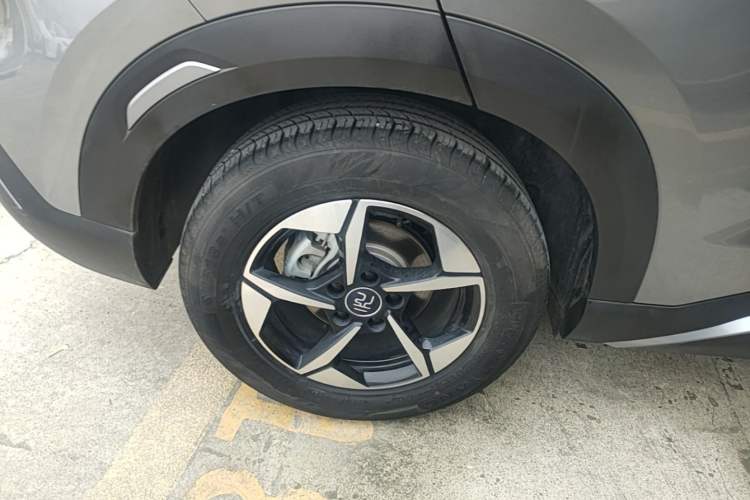 Used BYD Yuan UP 2024 401KM Leading Edition Right Rear Wheel Hub
