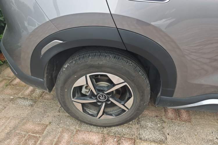 Used BYD Yuan UP 2024 401KM Leading Edition Right Rear Wheel Hub