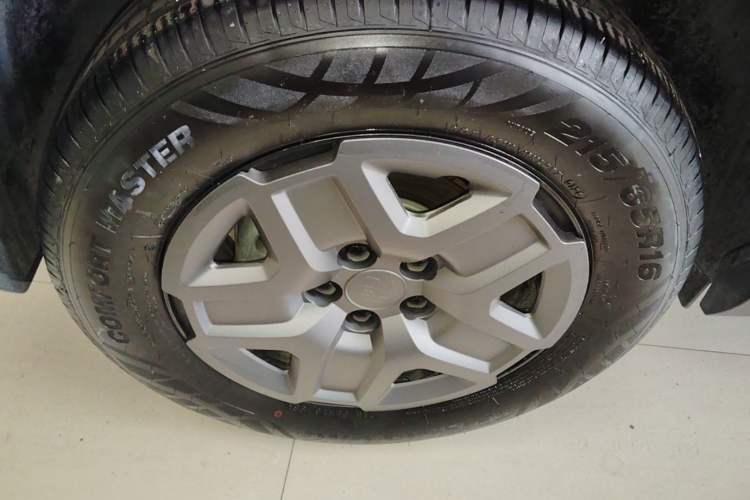 Used BYD Yuan UP 2024 401 km Active Version Right Rear Wheel Hub