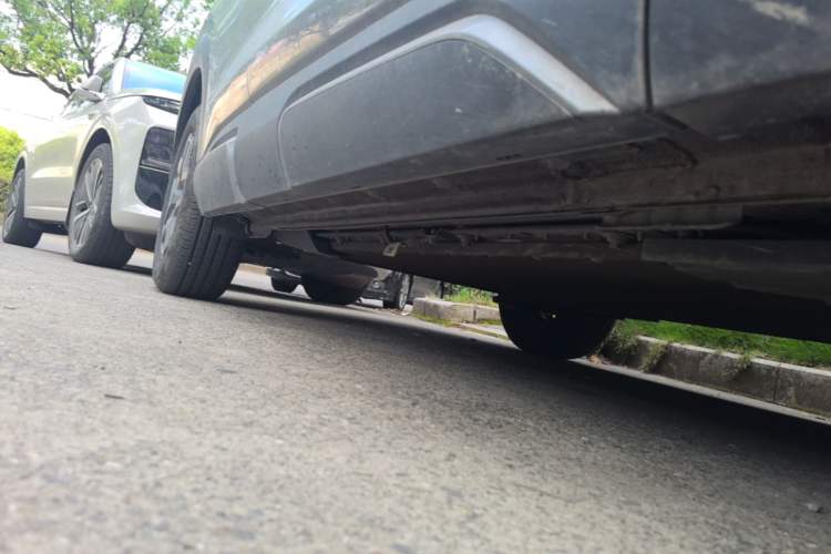 Used BYD Yuan UP 2024 401 km Active Version Right Side Sill