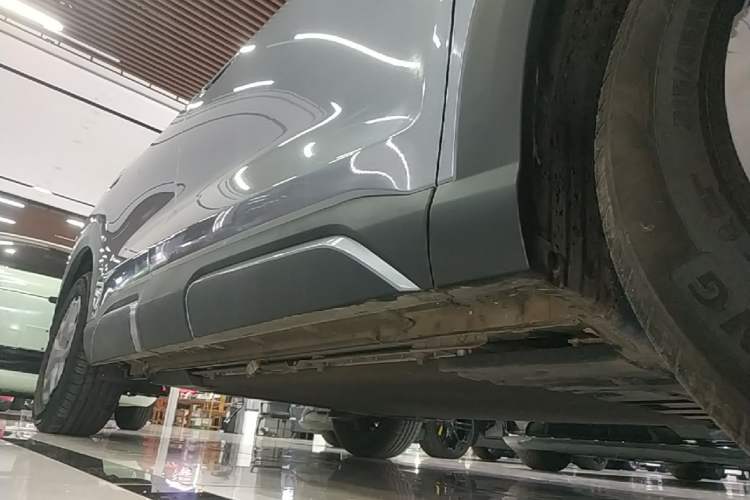 Used BYD Yuan UP 2024 401 km Active Version Right Side Sill