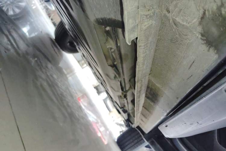 Used BYD Yuan UP 2024 401 km Active Version Right Side Sill