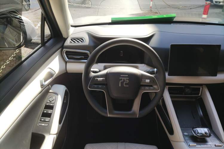Used BYD Yuan UP 2024 401 km Active Version Steering Wheel