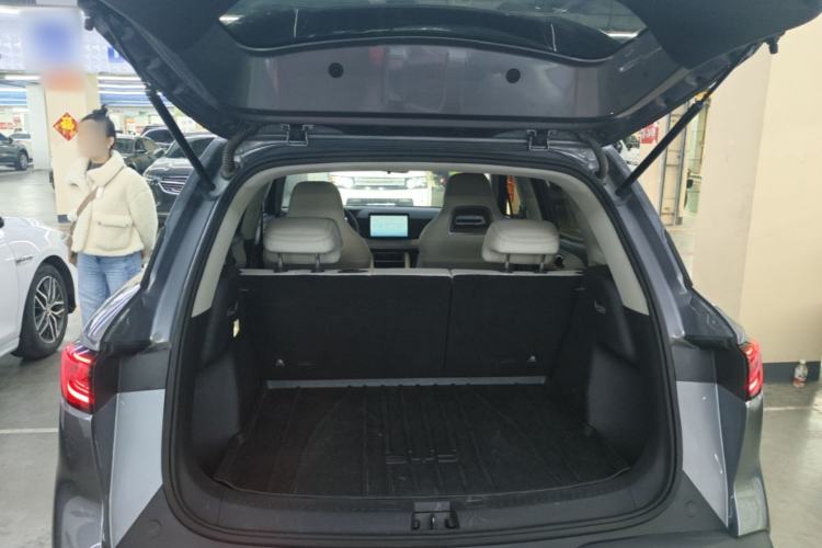 Used BYD Yuan UP 2024 401 km Active Version Trunk