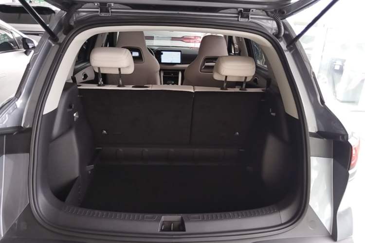 Used BYD Yuan UP 2024 401 km Active Version Trunk