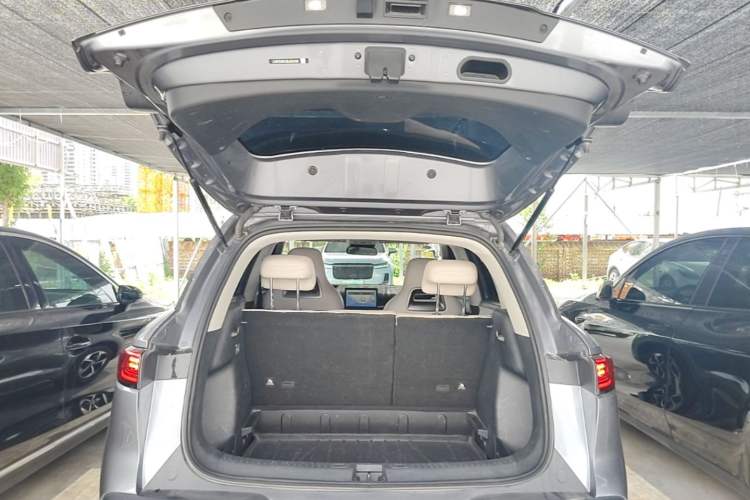 Used BYD Yuan UP 2024 401 km Active Version Trunk