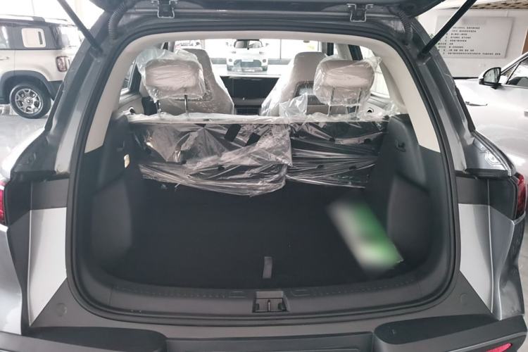 Used BYD Yuan UP 2024 401 km Active Version Trunk