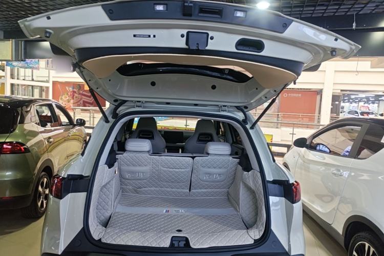 Used BYD Yuan UP 2024 401KM Leading Edition Trunk