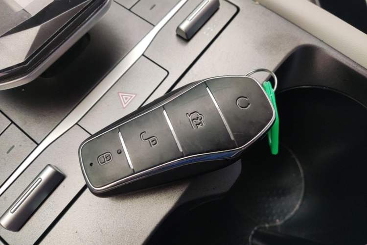 Used BYD Yuan UP 2024 401KM Leading Edition Vehicle Key