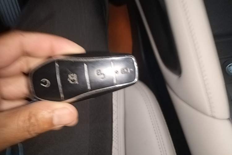 Used BYD Yuan UP 2024 401KM Leading Edition Vehicle Key
