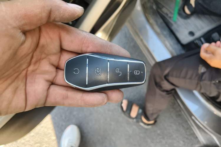 Used BYD Yuan UP 2024 401KM Beyond Edition Vehicle Key