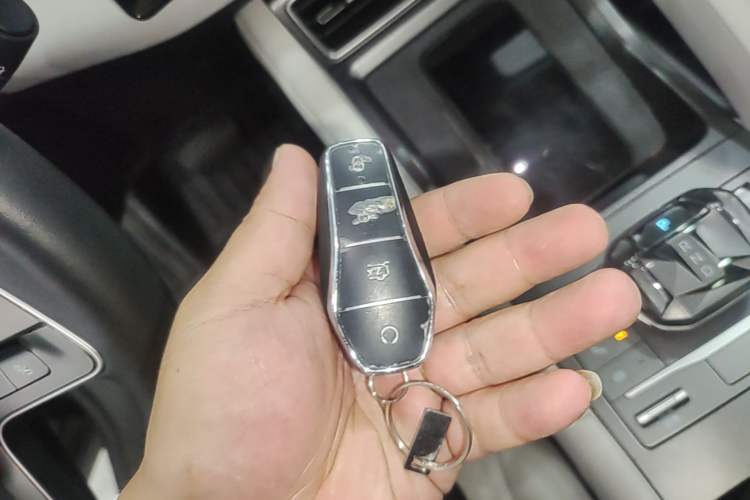 Used BYD Yuan UP 2024 401KM Beyond Edition Vehicle Key