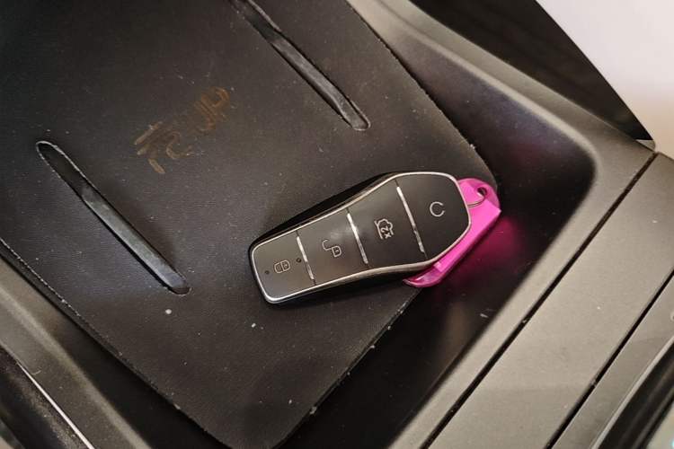 Used BYD Yuan UP 2024 401 km Active Version Vehicle Key