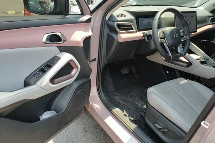 Used BYD Yuan UP 2024 401KM Beyond Edition Driver Seat