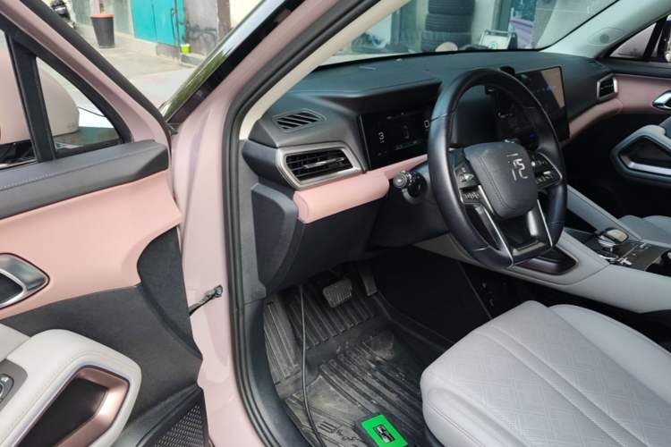 Used BYD Yuan UP 2024 401KM Beyond Edition Driver Seat