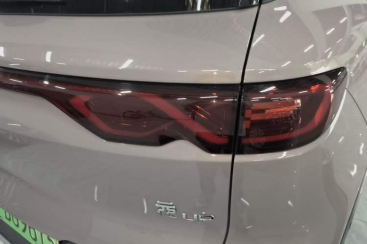 Used BYD Yuan UP 2024 401KM Beyond Edition Exterior 3