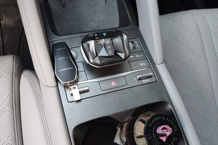 Used BYD Yuan UP 2024 401KM Beyond Edition Gear Lever