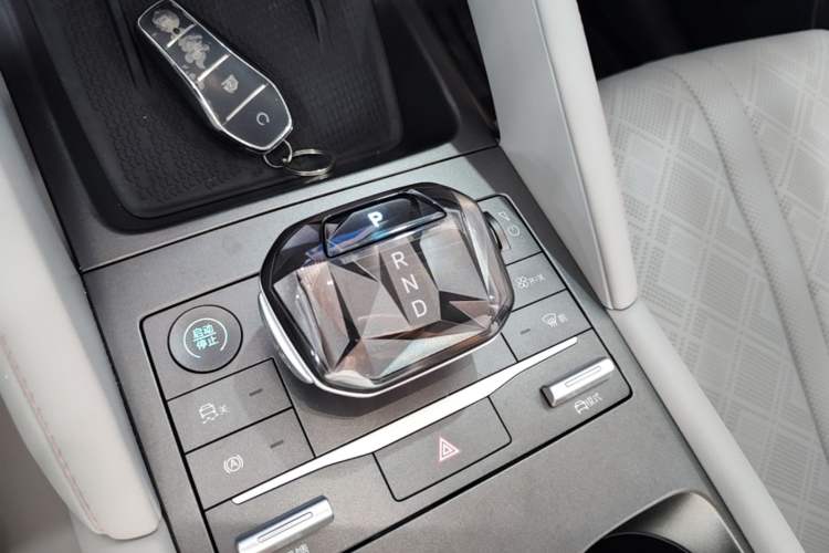 Used BYD Yuan UP 2024 401KM Leading Edition Gear Lever