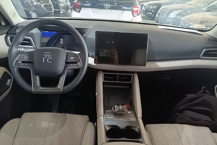 Used BYD Yuan UP 2024 401KM Leading Edition Center Console