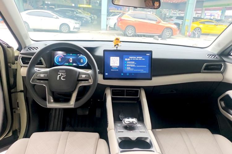 Used BYD Yuan UP 2024 401KM Leading Edition Center Console
