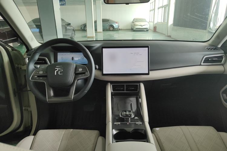 Used BYD Yuan UP 2024 401KM Beyond Edition Center Console