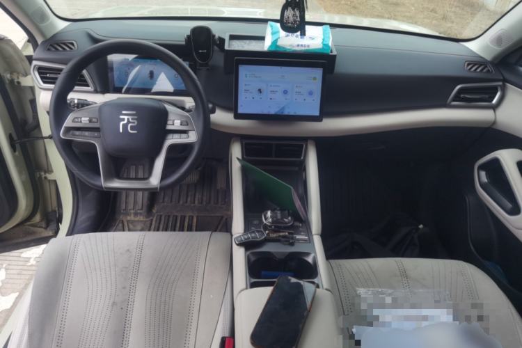 Used BYD Yuan UP 2024 401 km Active Version Center Console