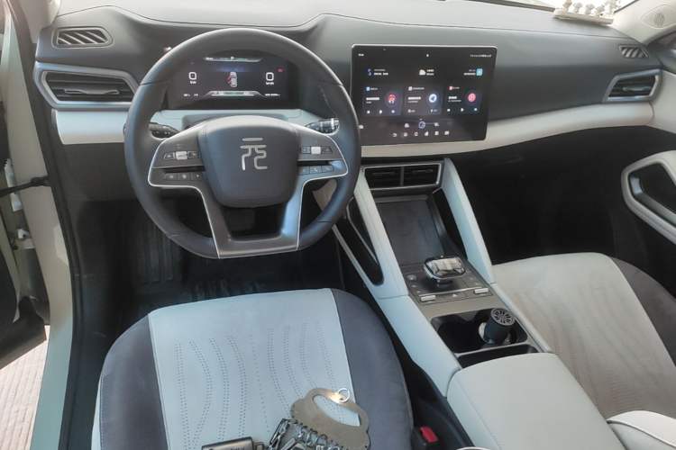 Used BYD Yuan UP 2024 401KM Beyond Edition Center Console