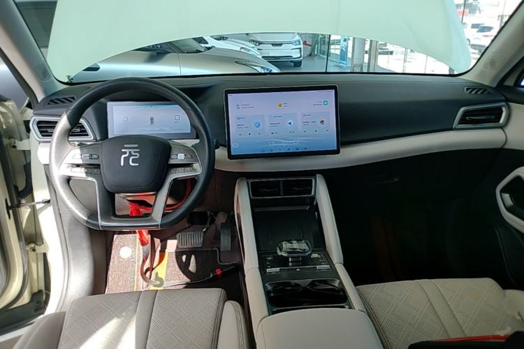 Used BYD Yuan UP 2024 401KM Leading Edition Center Console