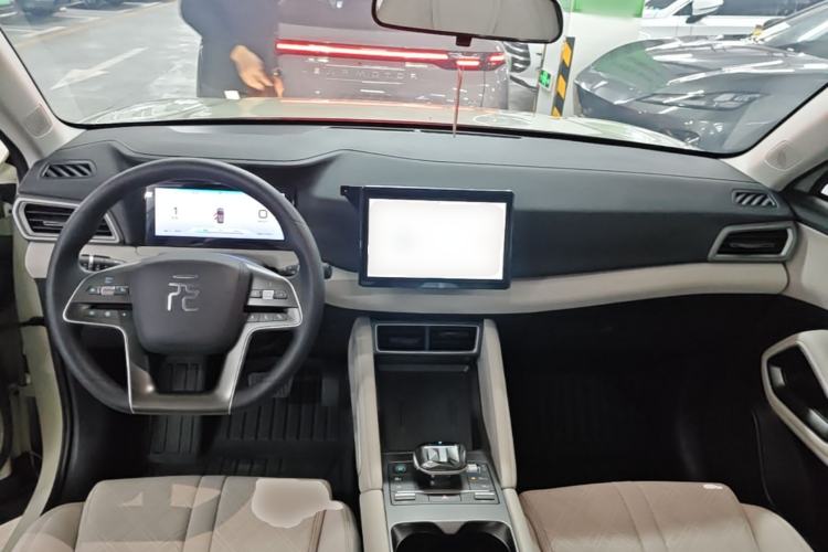 Used BYD Yuan UP 2024 401 km Active Version Center Console