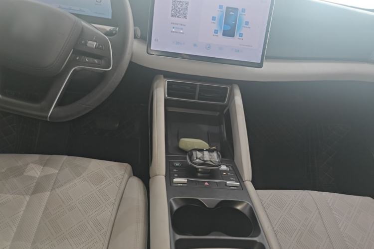 Used BYD Yuan UP 2024 401KM Leading Edition Center Console