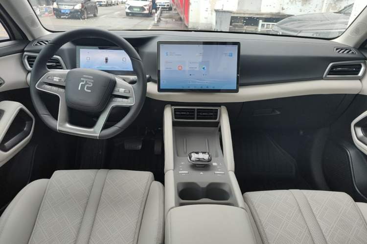 Used BYD Yuan UP 2024 401KM Beyond Edition Center Console